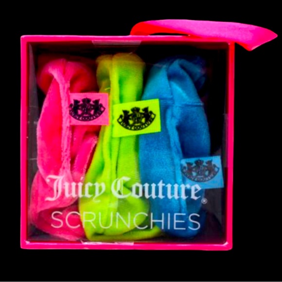 Juicy Couture Accessories - JUICY COUTOURE 3 Piece Scrunchie Gift Set